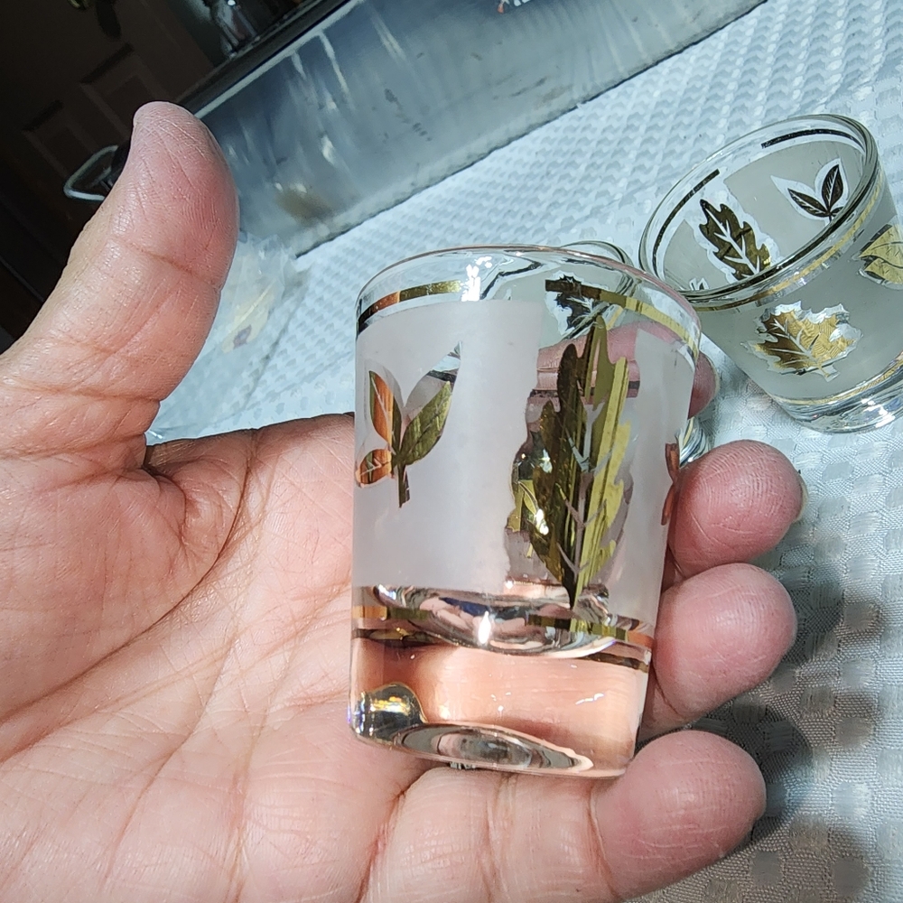 LIBBEY EUC SET OF 5 VINTAGE GOLDEN FOILAGE SHOT GLASSES